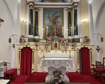 Εσωτερικό και λεπτομέρειες από τον Ναό Αγίου Μιχαήλ